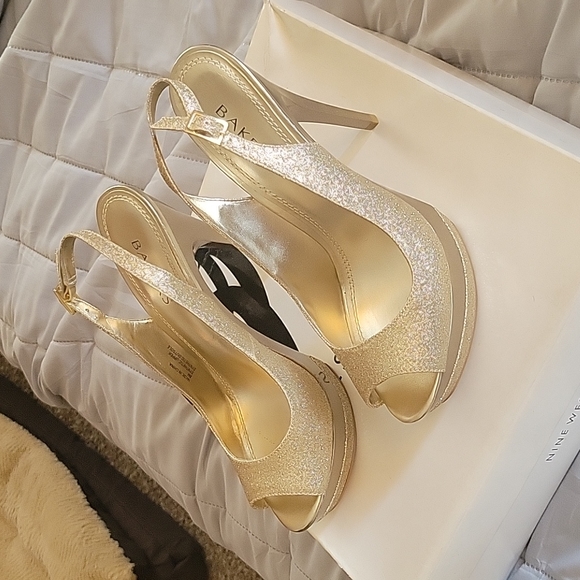 Never wore - Picture 2 of 4